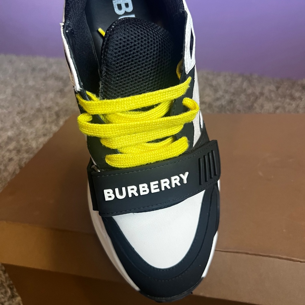 Burberry Ramsey Sneaker - Picture 5 of 12